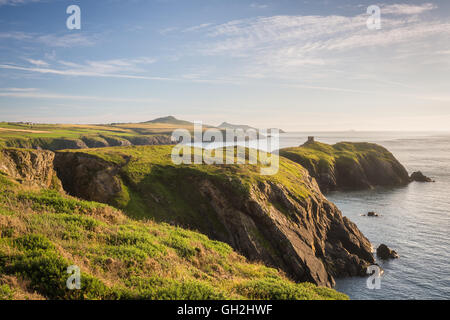 Oberhalb der blauen Lagune am Abereiddy in Pembrokeshire, Wales, UK Stockfoto