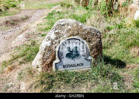 Ein National Trust Omega Schild mit der Aufschrift Botallack Cornwall England UK * Foto genommen von öffentlichen FUßWEG * Stockfoto