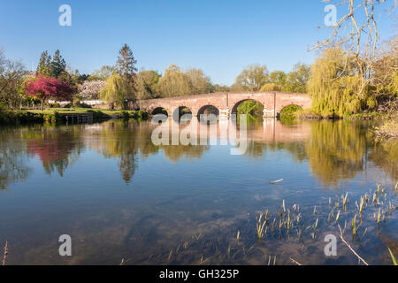 Brücke über die Themse in Sonning, B.. Stockfoto