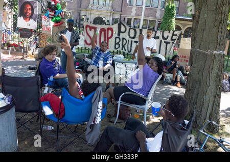 Philando Schloss Demonstranten vor des Gouverneurs Anerkennung unterstützen Hupen der vorbeifahrenden Auto St.Paul Minnesota MN USA Stockfoto