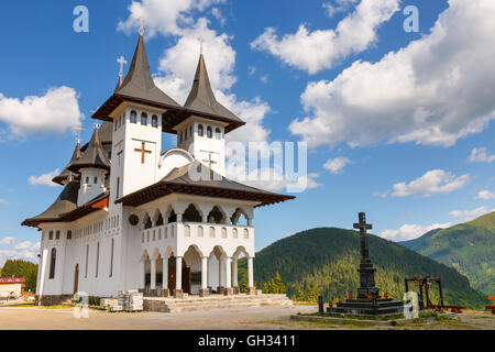 Orthodoxe Kirche in Manastirea Prislop, Land der Maramures, Rumänien Stockfoto