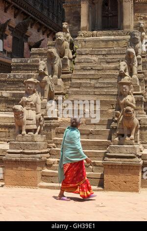 Eingang zum Siddhi Laxmi Tempel, 17. Jahrhundert, Durbar Square, UNESCO-Weltkulturerbe, Bhaktapur, Kathmandu Tal Nepal Asien Stockfoto