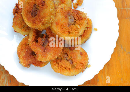 Gebratener Klebreis Kuchen Stück, einer der besten Vietnam Lebensmittel, Brei Krawatte Vietnam Stockfoto
