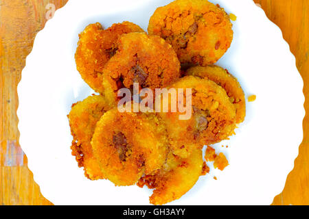 Gebratener Klebreis Kuchen Stück, einer der besten Vietnam Lebensmittel, Brei Krawatte Vietnam Stockfoto