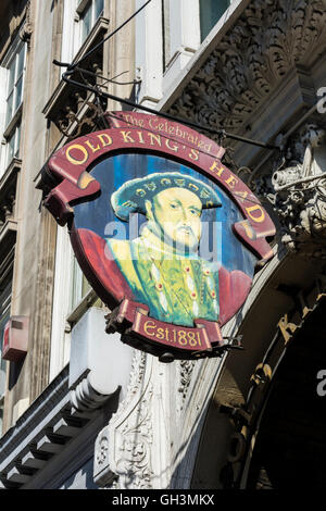 London, England: Der alte König Kopf Gastwirtschaft auf Borough High Street. Stockfoto