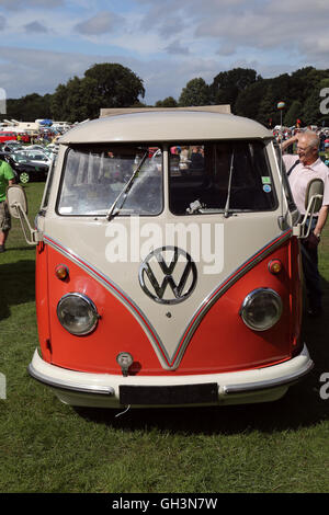 Volkswagen Samba-Bus an Tatton Park Vw show Stockfoto