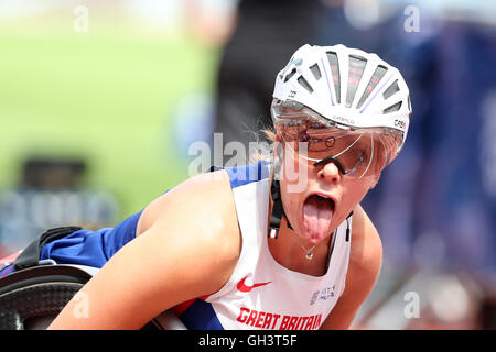 Hannah COCKROFT im Wettbewerb mit der Frauen 100m T34, IPC Jubiläum Spiele 2016., Queen Elizabeth Olympic Park, Stratford, London, UK. Stockfoto