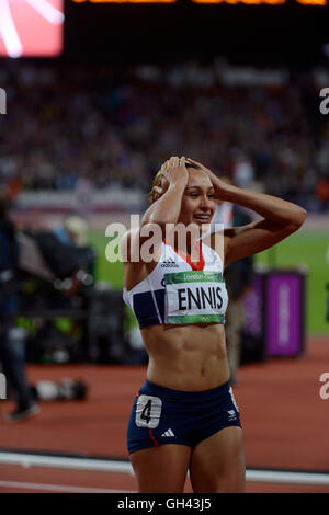 Jessica Ennis aus Großbritannien nach dem Gewinn der Goldmedaille im Siebenkampf während der Olympischen Spiele in London. Stockfoto