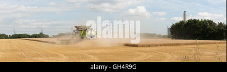 landwirtschaftliche, Maschinen, Landwirtschaft, Mähdrescher, Bauernhof, Ernte, ernten, Staub, kommerzielle, Kommerzialisierung, Kommerzialisierung, Stockfoto