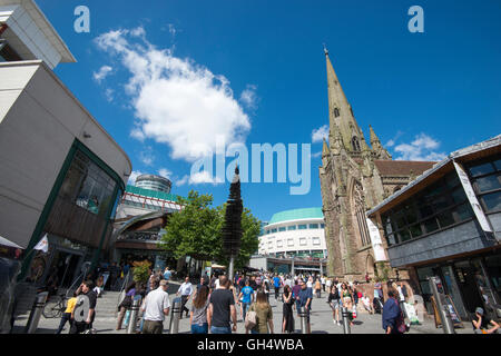 Sonnigen Sommertag im Bereich Bullring Shopping in Birmingham City, West Midlands, England UK Stockfoto