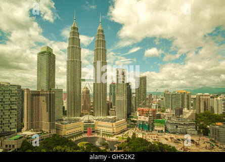 Retro-Stil-Bild der Twin Towers in Kuala Lumpur, Malaysia Stockfoto