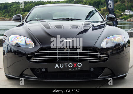 Aston Martin V12 Vantage zeigt Autoxo in Larvik, Norwegen Stockfoto