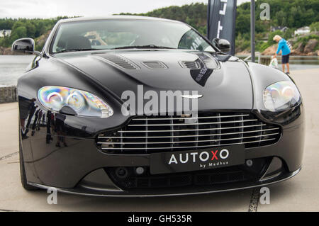 Aston Martin V12 Vantage zeigt Autoxo in Larvik, Norwegen Stockfoto