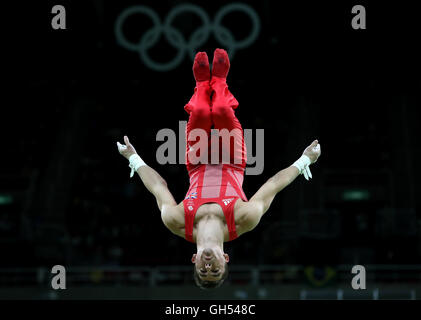 Der Brite Max Whitlock während die Männer künstlerische Gymnastik Finale auf dem Rio Olympic Arena am dritten Tag der Olympischen Spiele in Rio, Brasilien. Stockfoto