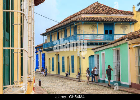 Calle Simón Bolívar (Desengaño), typische gepflasterten Straße in der Altstadt von Trinidad, Kuba Stockfoto