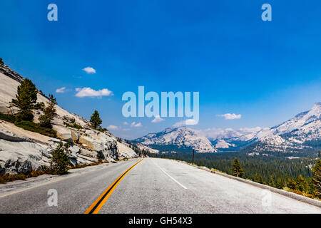 Yosemite National Park mit Rauch vom Feuer Soberanes in Monterey in Kalifornien in der Nähe von Big Sur, die landeinwärts getrieben hat Stockfoto