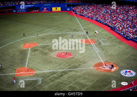 Die Toronto Blue Jays spielen den Detroit Tigers am Canada Day im Rogers Centre in Toronto, Kanada. Stockfoto