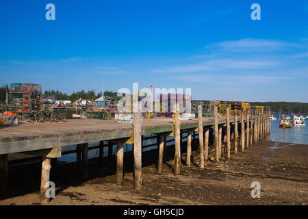 Krabben Sie-Farm und Krabben Käfige auf Saint George Halbinsel, Maine, USA Stockfoto