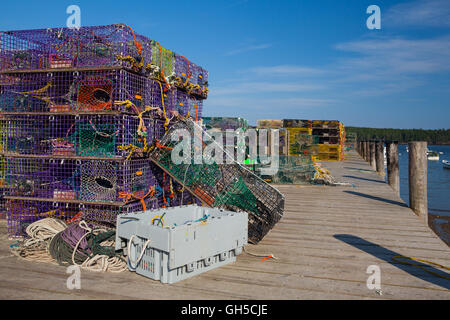 Krabben Sie-Farm und Krabben Käfige auf Saint George Halbinsel, Maine, USA Stockfoto