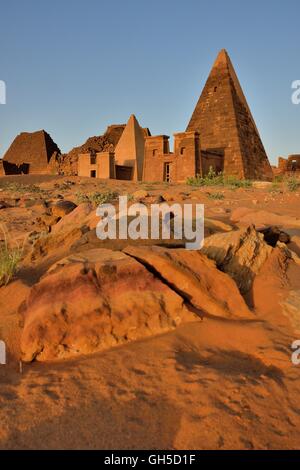 Geographie/Reisen, Sudan, Pyramide des Nördlichen Friedhof von Meroe, schwarze Pharaonen, Nubien, Nahr an-Nil, Additional-Rights - Clearance-Info - Not-Available Stockfoto