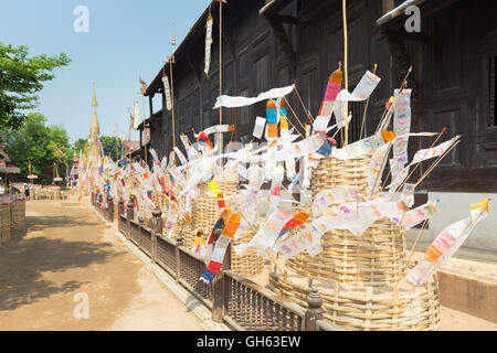 Sand Chedis errichtet während Songkran Festival, Wat Pan Tao, Chiang Mai, Thailand Stockfoto