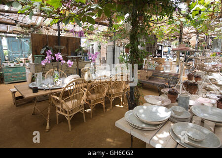 Petersham Nurseries, Richmond Upon Thames, Gewächshäuser, Verkauf von eleganten Garten und Wohnaccessoires, London Borough of Richmond, Outer London, England, UK Stockfoto