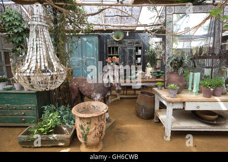 Petersham Nurseries, Richmond Upon Thames, Gewächshäuser, Verkauf von eleganten Garten und Wohnaccessoires, London Borough of Richmond, Outer London, England, UK Stockfoto