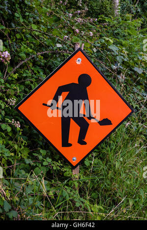 Baustellen-Schild, Country Lane, County Limerick, Irland Stockfoto