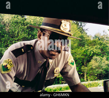 SUPER TROOPERS - DIE SUPERBULLEN / Super Troopers USA 2002 / Jay Chandrasekhar sterben Comedy-Gruppe "Broken Lizards" (JAY CHANDRASEKHAR, KEVIN HEFFERNAN, STEVE LEMME, PAUL SOTER, ERIK STOLHANSKE) Schrieb Das Drehbuch Und Spielte die Hauptrollen in "Super Trooper" Regie: Jay Chandrasekhar aka. Super Troopers Stockfoto