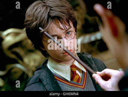 HARRY POTTER UND sterben KAMMER DES SCHRECKENS / Harry Potter und die Kammer der Geheimnisse GB 2002 / Chris Columbus Harry Potter (DANIEL RADCLIFFE)-Regie: Chris Columbus aka. Harry Potter und die Kammer des Schreckens Stockfoto