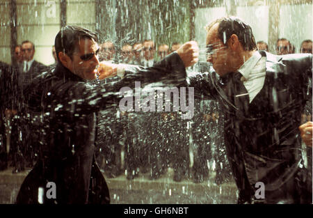 MATRIX REVOLUTIONS / USA 2003 / Andy Wachowski, Larry Wachowski Neo (KEANU REEVES) Und Agent Smith (HUGO WEAVING) Regie: Andy Wachowski, Larry Wachowski Stockfoto