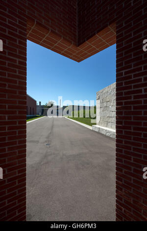 Die Promenade mit „offenen Räumen“ von Àlvaro-Siza auf dem Vitra Campus, weil am Rhein. Stockfoto