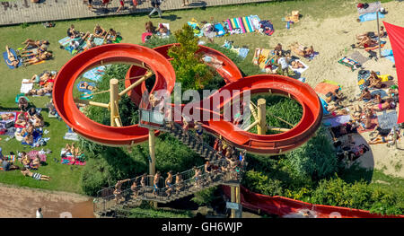 Luftaufnahme, Ruhr Reggae Summer Mülheim Naturbadeteich am Ruhrstadion Stadion, rote Wasserrutsche, Schwimmbecken, Mülheim, Stockfoto