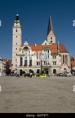 Geographie/Reisen, Deutschland, Bayern, Ingolstadt, Rathaus, erbaut 1882, die Kirche von Saint Maurice, Additional-Rights - Clearance-Info - Not-Available Stockfoto