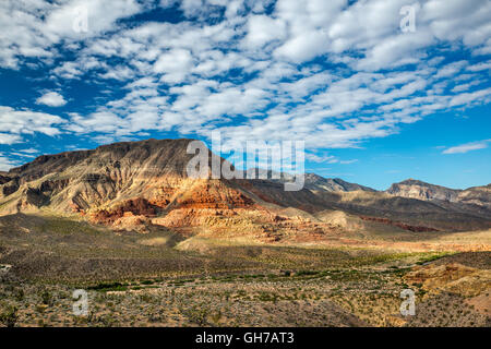 Jungfrau-Berge über Virgin River Gorge, Blick vom i-15 Interstate Autobahn, Arizona Strip Distrikt, Arizona, USA Stockfoto