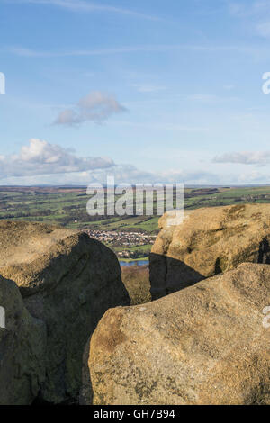 Sonnige Aussicht Otley aus der berühmten Otley Chevin Stockfoto