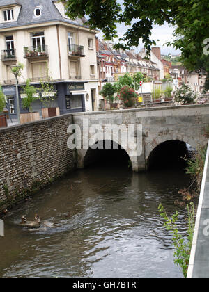 Fluss Iton durchströmenden Evreux in der Nähe der Kathedrale Stockfoto