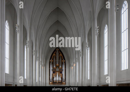 Orgel von Johannes Klais in der lutherischen Hallgrímskirkja gemacht / Kirche von Hallgrímur in Reykjavík, Island Stockfoto