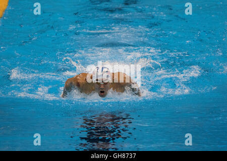 Rio De Janeiro, Brasilien. 8. August 2016. Michael Phelps (USA) im Wettbewerb mit den 200m Schmetterling bei den Olympischen Sommerspielen 2016. Bildnachweis: PCN Fotografie/Alamy Live-Nachrichten Stockfoto