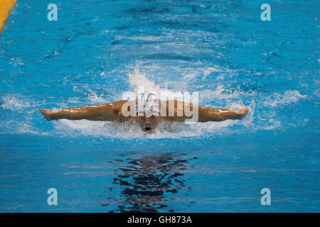 Rio De Janeiro, Brasilien. 8. August 2016. Michael Phelps (USA) im Wettbewerb mit den 200m Schmetterling bei den Olympischen Sommerspielen 2016. Bildnachweis: PCN Fotografie/Alamy Live-Nachrichten Stockfoto