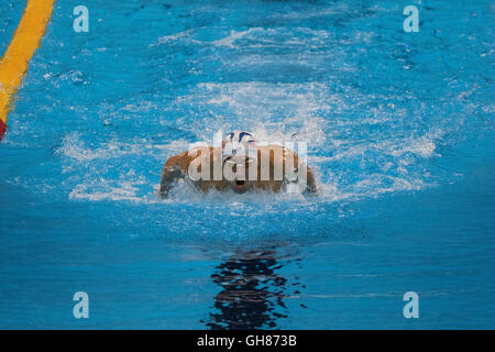 Rio De Janeiro, Brasilien. 8. August 2016. Michael Phelps (USA) im Wettbewerb mit den 200m Schmetterling bei den Olympischen Sommerspielen 2016. Bildnachweis: PCN Fotografie/Alamy Live-Nachrichten Stockfoto