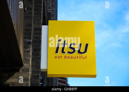 Victoria Street, London, UK. 9. August 2016. UTI-Logo. Neue Itsu-Restaurant im Bau an der Victoria Street, Eröffnung am 12. August 2016. Bildnachweis: Dinendra Haria/Alamy Live-Nachrichten Stockfoto