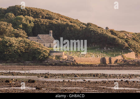 Heysham; Lancashire 9. August 2016; St.-Peters-Kapelle; St.-Peters-Kapelle; in den späten Abend Sonnenlicht getaucht. Stockfoto