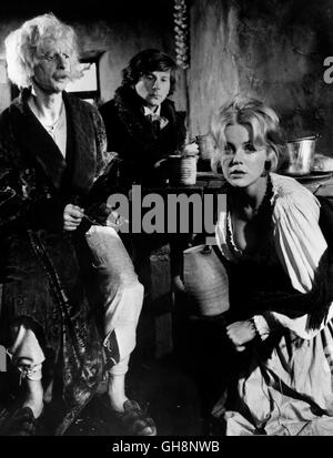 TANZ DER VAMPIRE / The Fearless Vampire Killers/Tanz der Vampire USA 1967 / Roman Polanski Professor Ambronsius (JACK MACGOWRAN), Alfred (ROMAN POLANSKI), Sarah Shagal (SHARON TATE) Regie: Roman Polanski aka. Fearless Vampire Killers/Tanz der Vampire Stockfoto