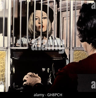 BONNIE UND CLYDE / Bonnie und Clyde USA 1967 / Arthur Penn FAYE DUNAWAY (Bonnie Übeim Banküberfall)-Regie: Arthur Penn aka. Bonnie und Clyde Stockfoto