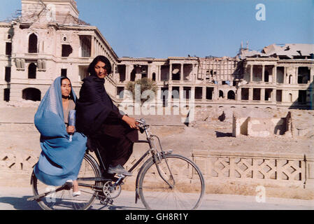 BEI 5 nachmittags / Panj e asr FRA, IRAN 2002 / Samira Makhmalbaf Szene Regie: Samira Makhmalbaf aka. Panj e asr Stockfoto
