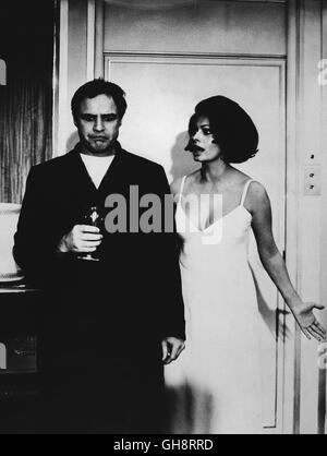 STERBEN, GRÄFIN VON Hong Kong / eine Gräfin von Hong Kong GB 1967 / Charles Chaplin MARLON BRANDO (Ogden Mears), SOPHIA LOREN (Natascha)-Regie: Charles Chaplin aka. Eine Gräfin von Hong Kong Stockfoto