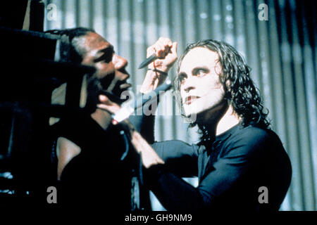 DIE Krähe - sterben KRÄHE Rabe USA 1994 Alex Proyas Eric Draven (BRANDON LEE) Nimmt Rache. Erzeugt Mit der Demo-Version des Beschriftung Schriftsteller II. Regie: Alex Proyas aka. Die Krähe Stockfoto