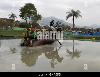 Der Neuseeländer Mark Todd am dritten Tag der Olympischen Spiele in Rio, Brasilien, auf Leonidas II. Im Olympic Equestrian Center. DRÜCKEN SIE VERBANDSFOTO. Bilddatum: Montag, 8. August 2016. Bildnachweis sollte lauten: David Davies/PA Wire. Stockfoto