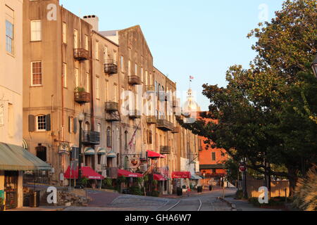 Die Innenstadt von Savannah Georgia, koloniale Fassaden Stockfoto